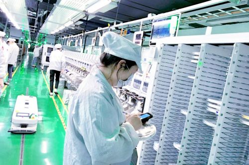 再添一座！富士康成都獲評世界經濟論壇“燈塔工廠”，助力成都智能制造與新經濟融合發展